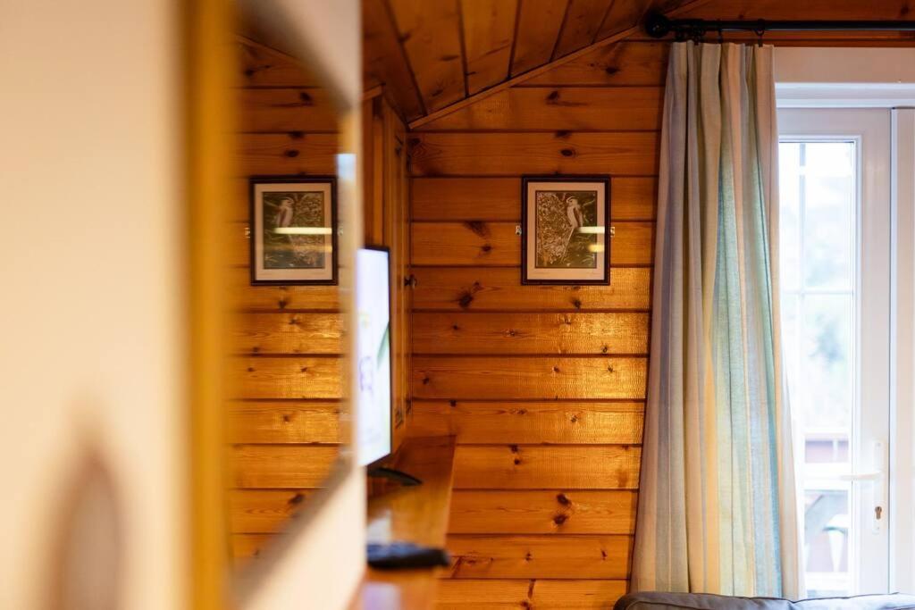 Cozy Norwegian Style Log Cabin In Rural Snowdonia - 2 Bedrooms & Parking By Seren Short Stays Ffestiniog Bagian luar foto