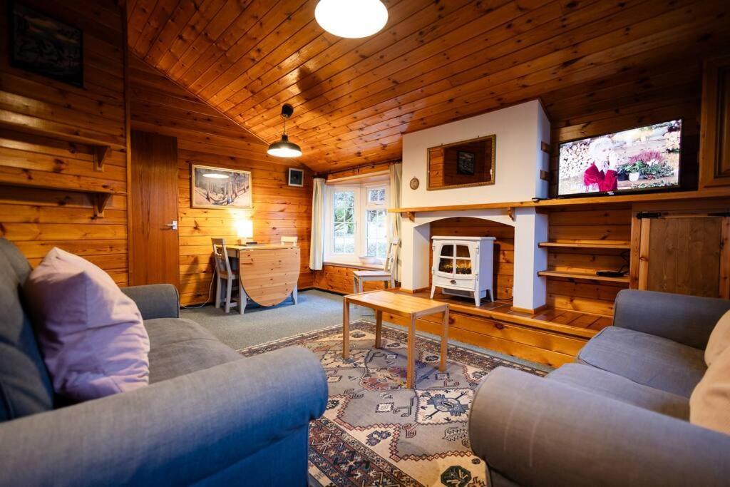 Cozy Norwegian Style Log Cabin In Rural Snowdonia - 2 Bedrooms & Parking By Seren Short Stays Ffestiniog Bagian luar foto