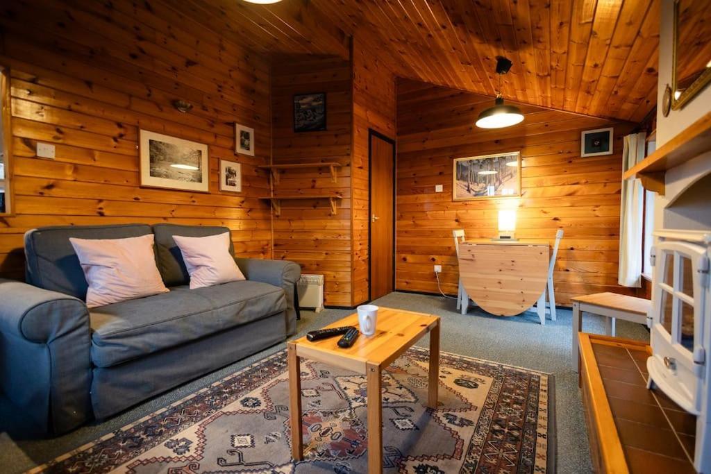 Cozy Norwegian Style Log Cabin In Rural Snowdonia - 2 Bedrooms & Parking By Seren Short Stays Ffestiniog Bagian luar foto