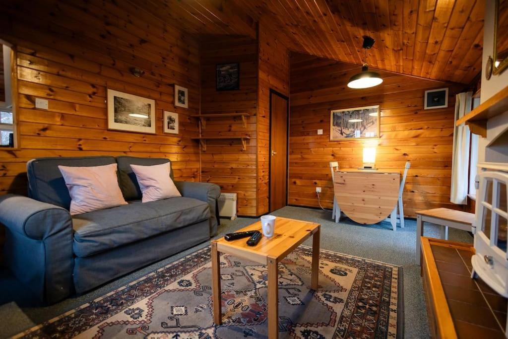 Cozy Norwegian Style Log Cabin In Rural Snowdonia - 2 Bedrooms & Parking By Seren Short Stays Ffestiniog Bagian luar foto