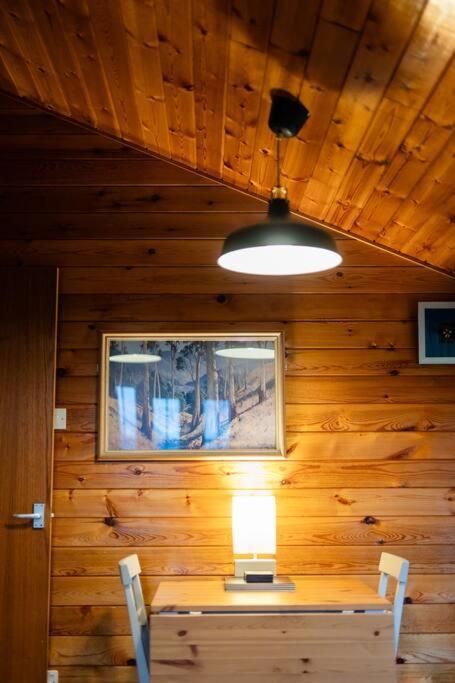 Cozy Norwegian Style Log Cabin In Rural Snowdonia - 2 Bedrooms & Parking By Seren Short Stays Ffestiniog Bagian luar foto