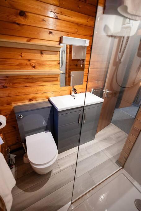Cozy Norwegian Style Log Cabin In Rural Snowdonia - 2 Bedrooms & Parking By Seren Short Stays Ffestiniog Bagian luar foto