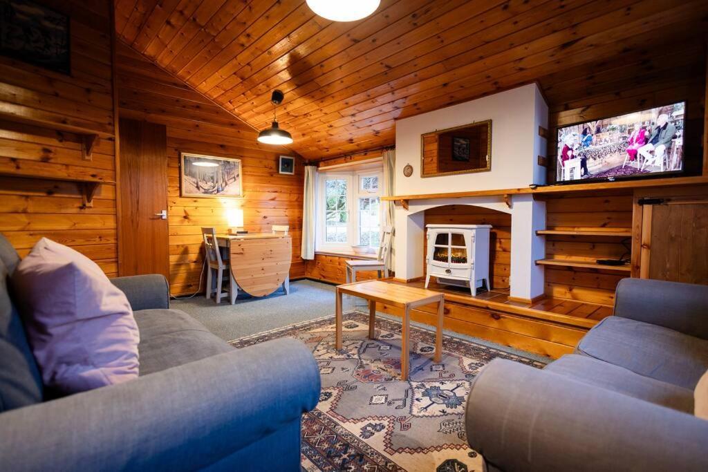 Cozy Norwegian Style Log Cabin In Rural Snowdonia - 2 Bedrooms & Parking By Seren Short Stays Ffestiniog Bagian luar foto